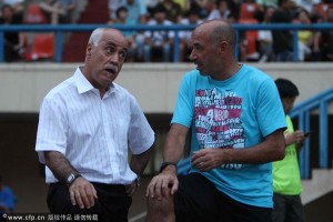 Dalian's Vingdala and Beijing's Pacheco chat