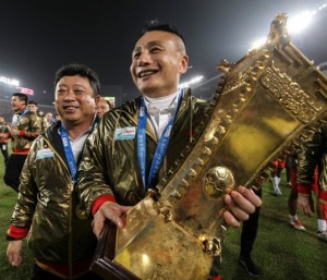 Guizhou Renhe captured the 2013 CFA Cup with a 3-2 aggregate win over Guangzhou Evergrande