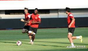 Defenders Ibán Cuadrado and Ransford Addo, and defensive midfielder Cai Huikang in training this week.