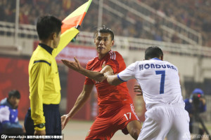 Hands Off: Zhang Chengdong unhappy with being manhandled