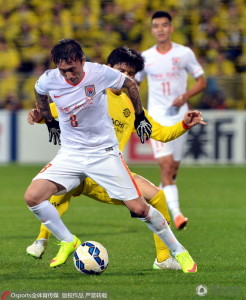 Work Horse: Wang Hongpo covered a lot of ground in Luneng's losing effort 