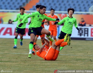 Fighter: Zhao Mingjian (2) made some great blocks and tackles early on