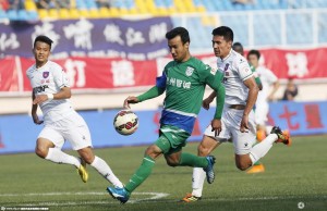 Pacy Zhicheng winner Ilhamjan Iminjan in action against Jonoon