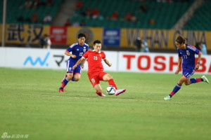 Wu Xi (15) worked hard and was replaced by Zheng Zhi after 70 minute