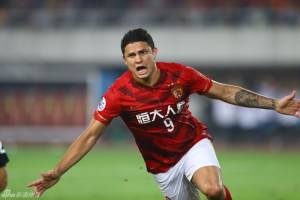 Elkeson celebrates scoring the winner in last season's Champions' League final