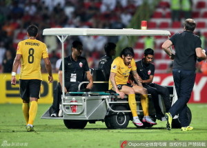 Worrying Sight: Evergrande's Ricardo Goulart picked up an ankle injury in the second half and looks likely to miss the second leg