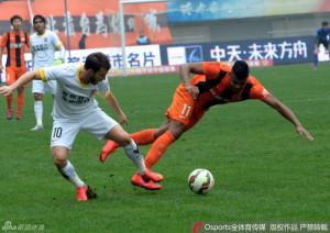 Hustzi battles for the ball